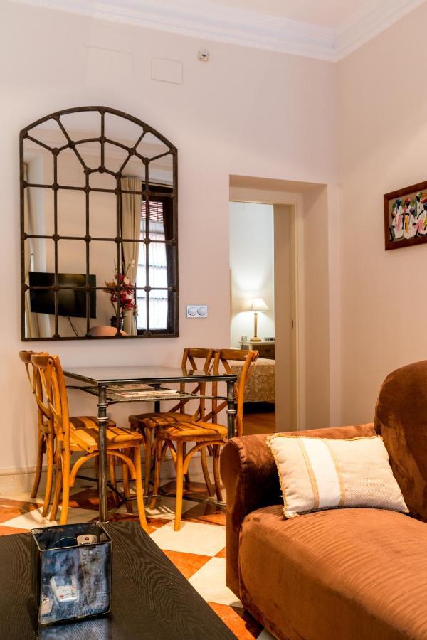 Quevedo Suite Siviglia Esterno foto