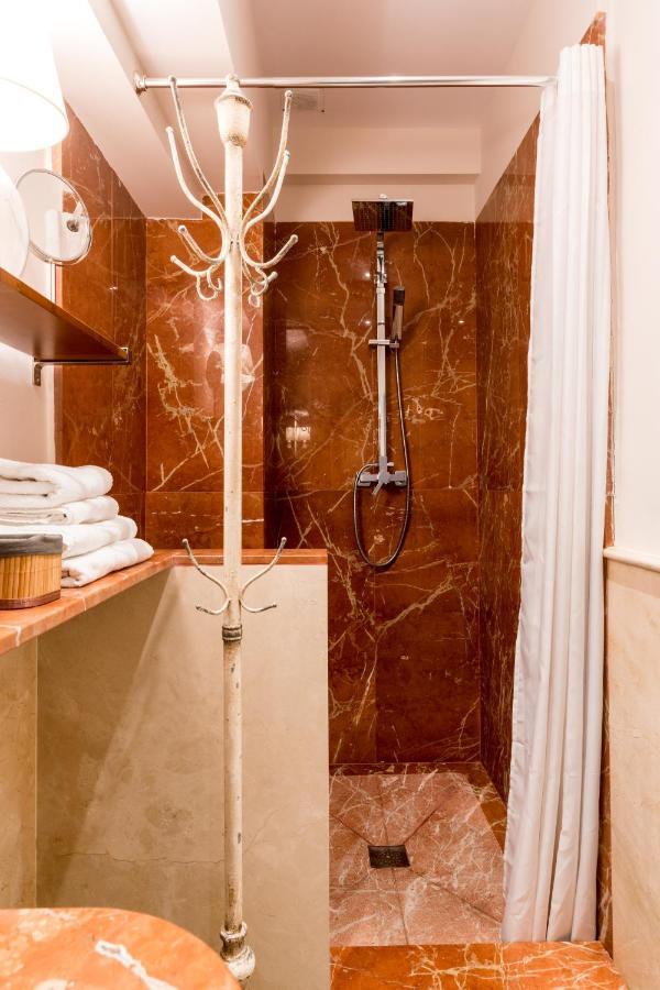 Quevedo Suite Siviglia Esterno foto